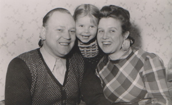 A.K. with her parents Ferdinand and Hedwig Ludwig in 1951.