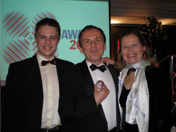 A.K. with her son Michael Kleinert and her husband Hagen Kleinert in 2008 during the award ceremony of the Max-Born-Prize.